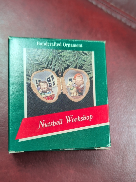 Other - Hallmark Nutshell Workshop Handcrafted Ornament 1989